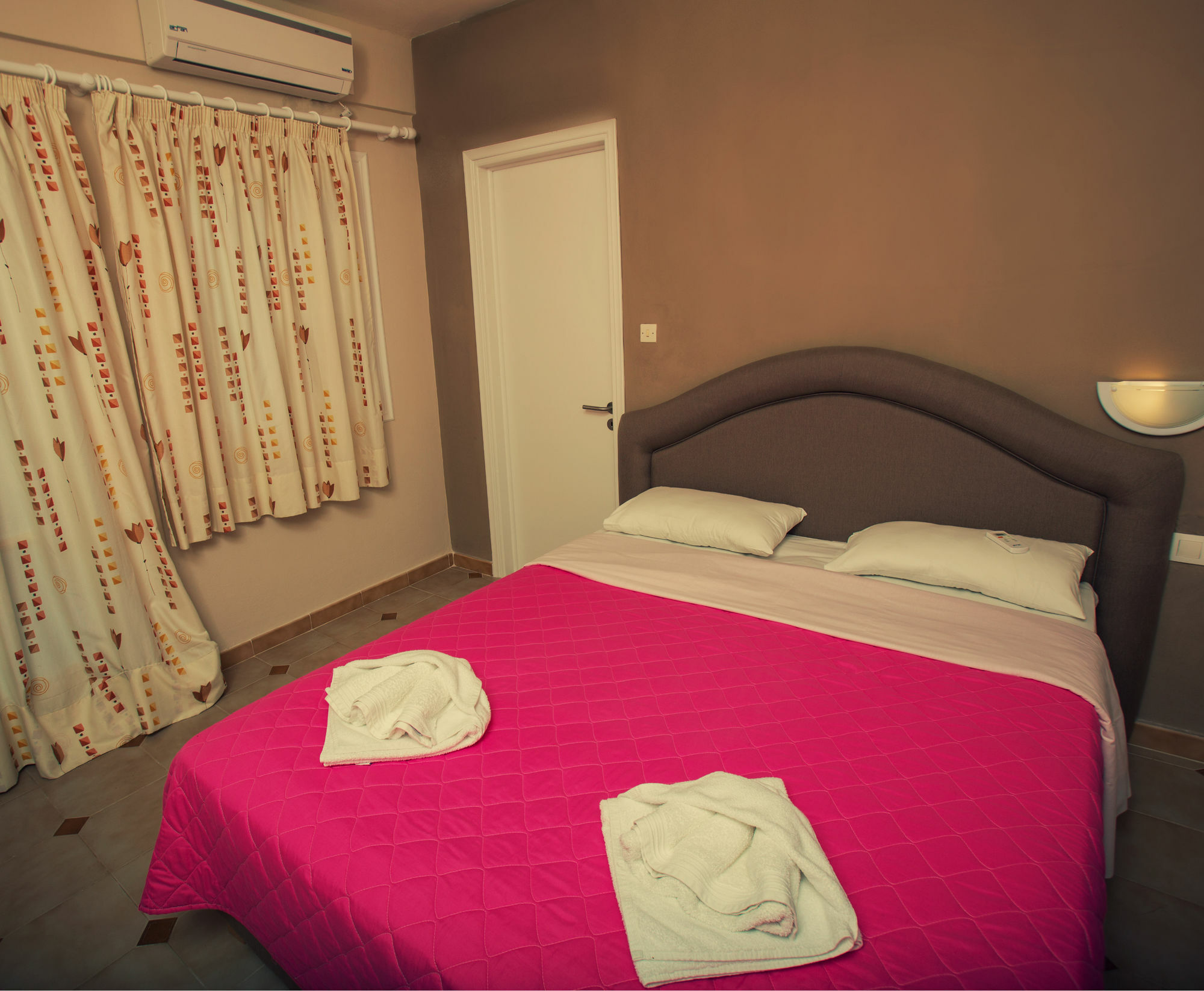 Sunshine Resort ลาสซี ภายนอก รูปภาพ